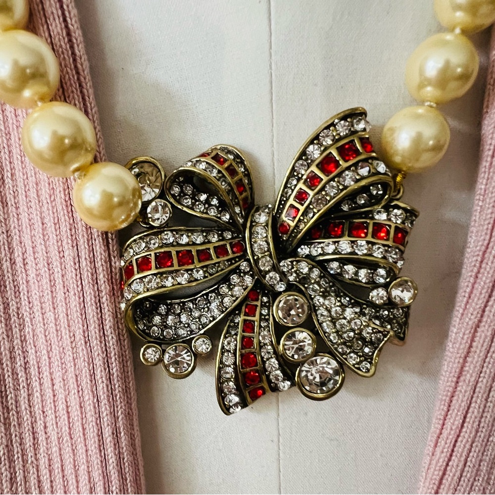 Heidi Daus 🆕 “Ravishing Ribbon” necklace, cream faux pearls, Swarovski crystals - Picture 3 of 9